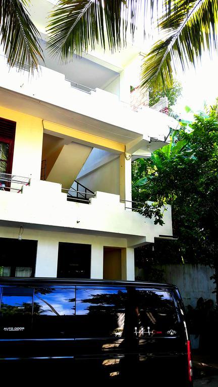 Holiday Inn Unawatuna Exterior foto