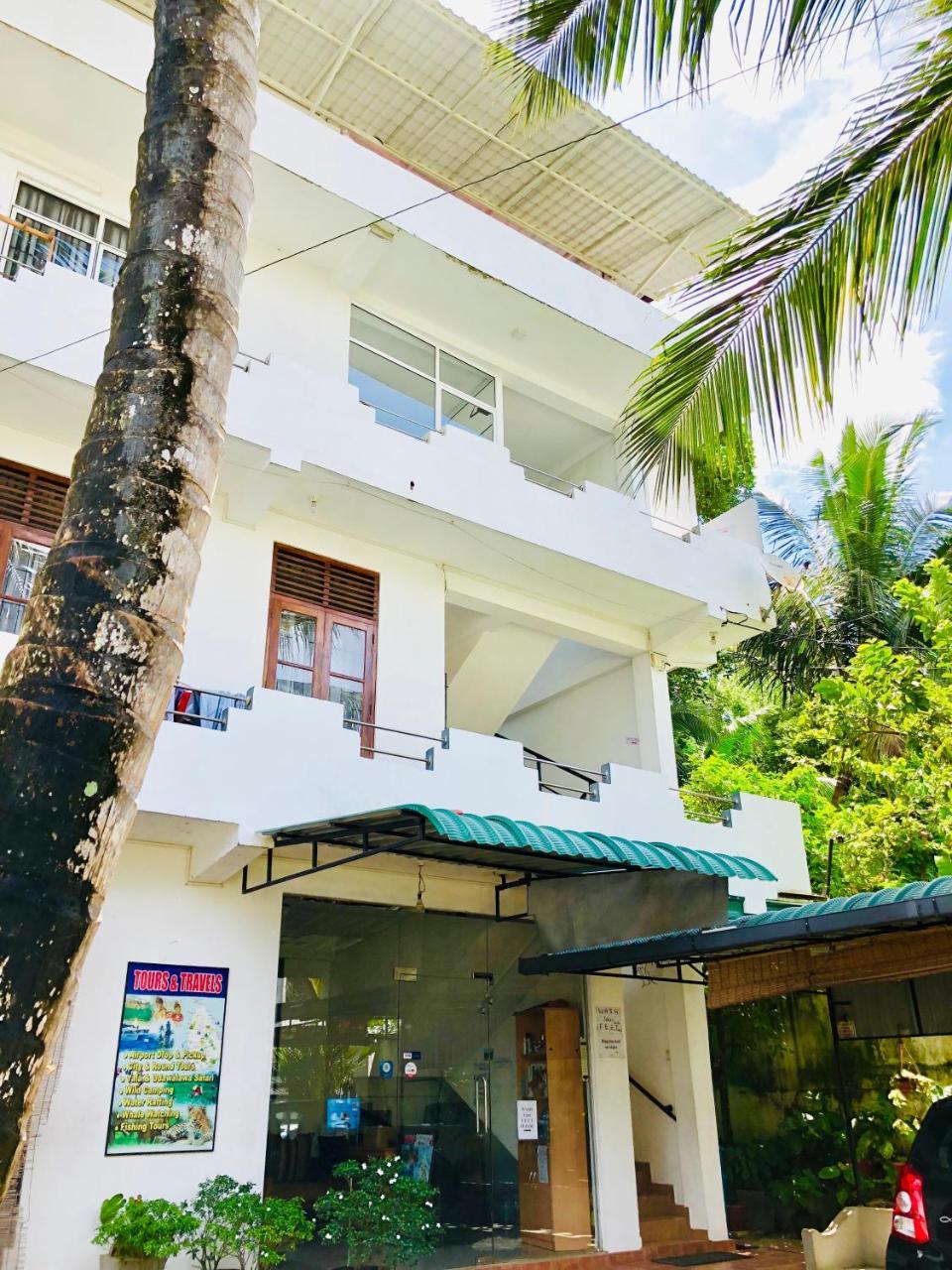 Holiday Inn Unawatuna Exterior foto